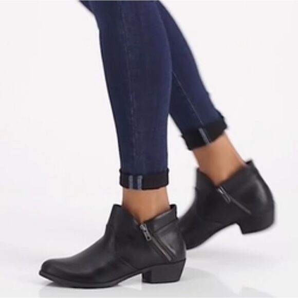 New SUN + STONE Abby Double Zip Ankle Booties Macy's black leather 11 - Picture 6 of 8